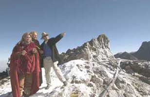 Stone und Farrell in den Bergen des Himalaja Szenen zum Hindukush